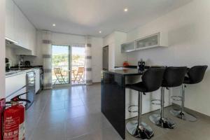 Kuchyň nebo kuchyňský kout v ubytování T2 Fonte da Vila