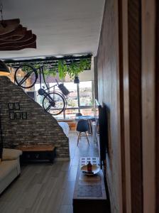 Zdjęcie z galerii obiektu Saltillo Alto Gray Studio. Vistas al mar y piscina w mieście Torremolinos