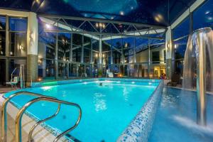 Bazén v ubytování Hotel Diament Ustroń nebo v jeho okolí