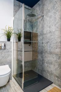 Kúpeľňa v ubytovaní Villa Venecja Apartment Chwaliszewo with FREE GARAGE City Center by Noclegi Renters