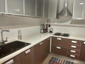 Kuchyň nebo kuchyňský kout v ubytování Bonito piso 4 habitaciones en Bétera
