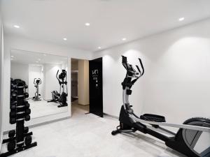 The fitness centre and/or fitness facilities at NLH KERAMEIKOS - Neighborhood Lifestyle Hotels