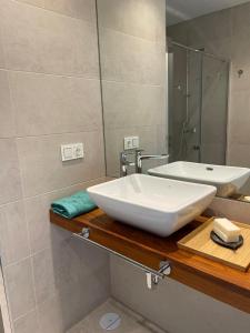Kúpeľňa v ubytovaní LyriosHomes Luxury Costa Ballena Beach