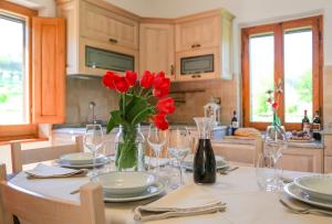 Kuchyňa alebo kuchynka v ubytovaní Agriturismo Le Fornaci - Appartamento Bianco