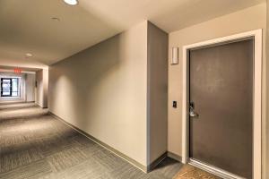 尔湾Modern Irvine Condo with Pool - 7 Mi to Beach!的相册照片