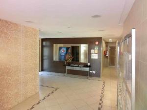 korytarz budynku z holem z holem w obiekcie INMOWEAVER 22B ES Con preciosas vistas al mar w mieście Calpe +27 zdjęć