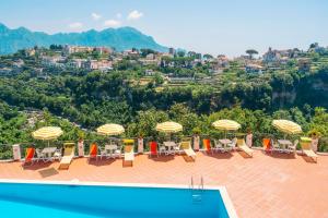 Splošen pogled na gorovje oz. razgled na gore, ki ga ponuja hotel