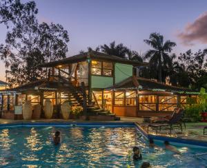 A piscina localizada em Hotel Solar do Imperador ou nos arredores