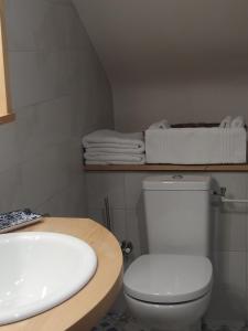 Ванна кімната в Au calme dans la campagne du Haut Anjou