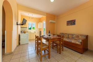 Kuchyň nebo kuchyňský kout v ubytování Anesis Residence