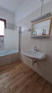 Vannituba majutusasutuses Hotel Stierer