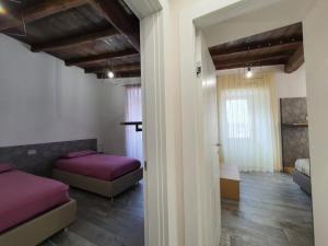 A seating area at SDL luxury home Al Pavone