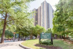 Foto de la galería de Stayatl 2 Bed 2 Bath Downtown Condo Near Aquarium en Atlanta