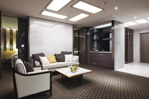 Jeongseon Intoraon Hotel的休息区