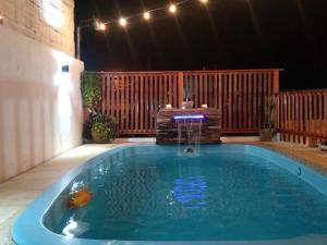 Piscina a CHE RAJY o a prop