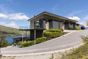 Gallery image of Okataina - Means Place of Laughter, Luxury Retreat in Queenstown