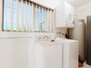 Fotografie z fotogalerie ubytování Frangipani 3 great townhouse with air con v destinaci Shoal Bay + 12 fotografií