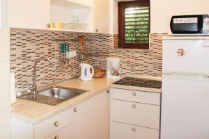 Gallery image of Apartment in Kozino near Pebble Beach in Kožino +12 photos