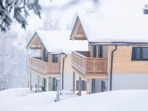 겨울의 Chalet Arber in St Englmar with its own HotTube