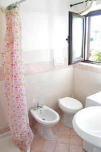 Een badkamer bij Holiday residence I Nuraghi Cannigione - ISR01100d-CYC