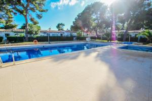 المسبح في Moraira Park - charming cottage in Moraira أو بالجوار