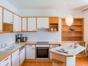 Cucina o angolo cottura di Apartment in Brixlegg near Ski Juwel Slopes