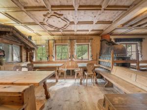 Część wypoczynkowa w obiekcie Chalet in Stubaital by Ski Slope & Sauna