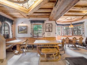 Część wypoczynkowa w obiekcie Chalet in Stubaital by Ski Slope & Sauna