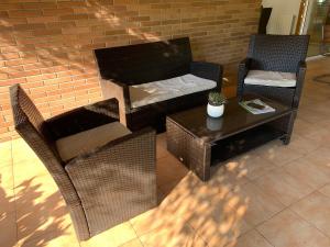 A seating area at Villa Dacar