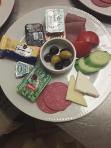 Comida no hotel ou em algum lugar perto