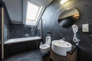Koupelna v ubytování Hotel NOIR
