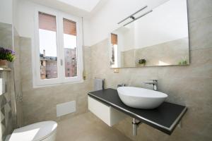 A bathroom at Viale Italia Boutique Rooms