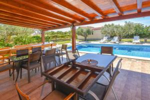 Fotografie z fotogalerie ubytování Apartments & Mobile Homes Ivas v Pakoštane