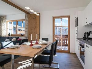 Kuchyňa alebo kuchynka v ubytovaní Apartment in ski area KitzSki Hollersbach
