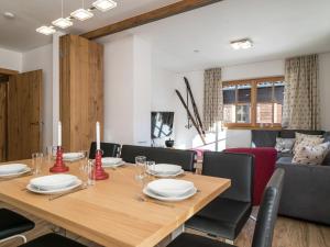 Posedenie v ubytovaní Apartment in ski area KitzSki Hollersbach + 26 fotografií