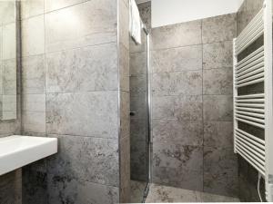 A bathroom at Apartment in Hollersbach near Ski Lift