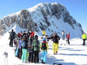 Goście zatrzymujący się w obiekcie Chalet Nassfeld near Ski Slopes