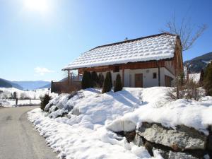 Fotografia z galérie ubytovania Chalet in ski area in Mauterndorf with sauna v destinácii Mauterndorf