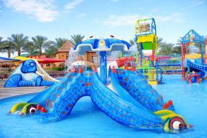 Pickalbatros Aqua Blu Sharm El Sheikh内部或周边的泳池