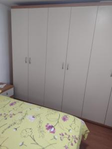 Posteľ alebo postele v izbe v ubytovaní Apartment Primorje