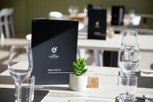 Nápoje v ubytovaní Iraipe Logroño Hotel