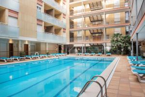 Bazén v ubytovaní Apartaments Costa d'Or alebo v jeho blízkosti
