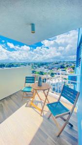 Rõdu või terrass majutusasutuses Oceanview Beach Block BALCONY Ocean and City View