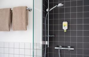 Ванна кімната в SLEEEP HOTEL Ansfelden