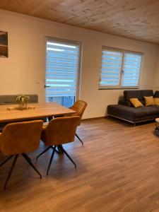 Istumisnurk majutusasutuses Chalet Bergblick