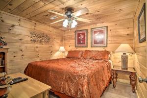 Foto da galeria de Wandering Bear Cabin with Game Room and Hot Tub! em Sevierville