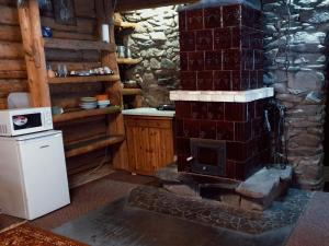 Gallery image of Хатина біля потока in Lumshory