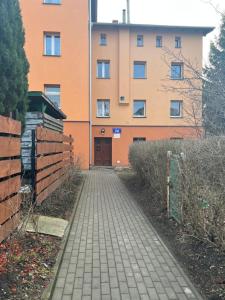 Budova, v ktorej sa apartmán nachádza