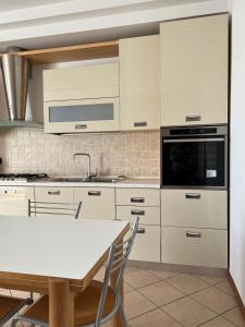 Kuchyň nebo kuchyňský kout v ubytování La Roggia