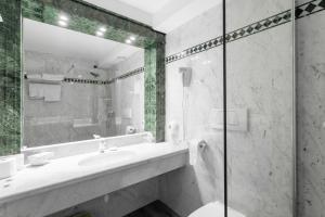 Vannituba majutusasutuses Negritella Sweet Hotel
